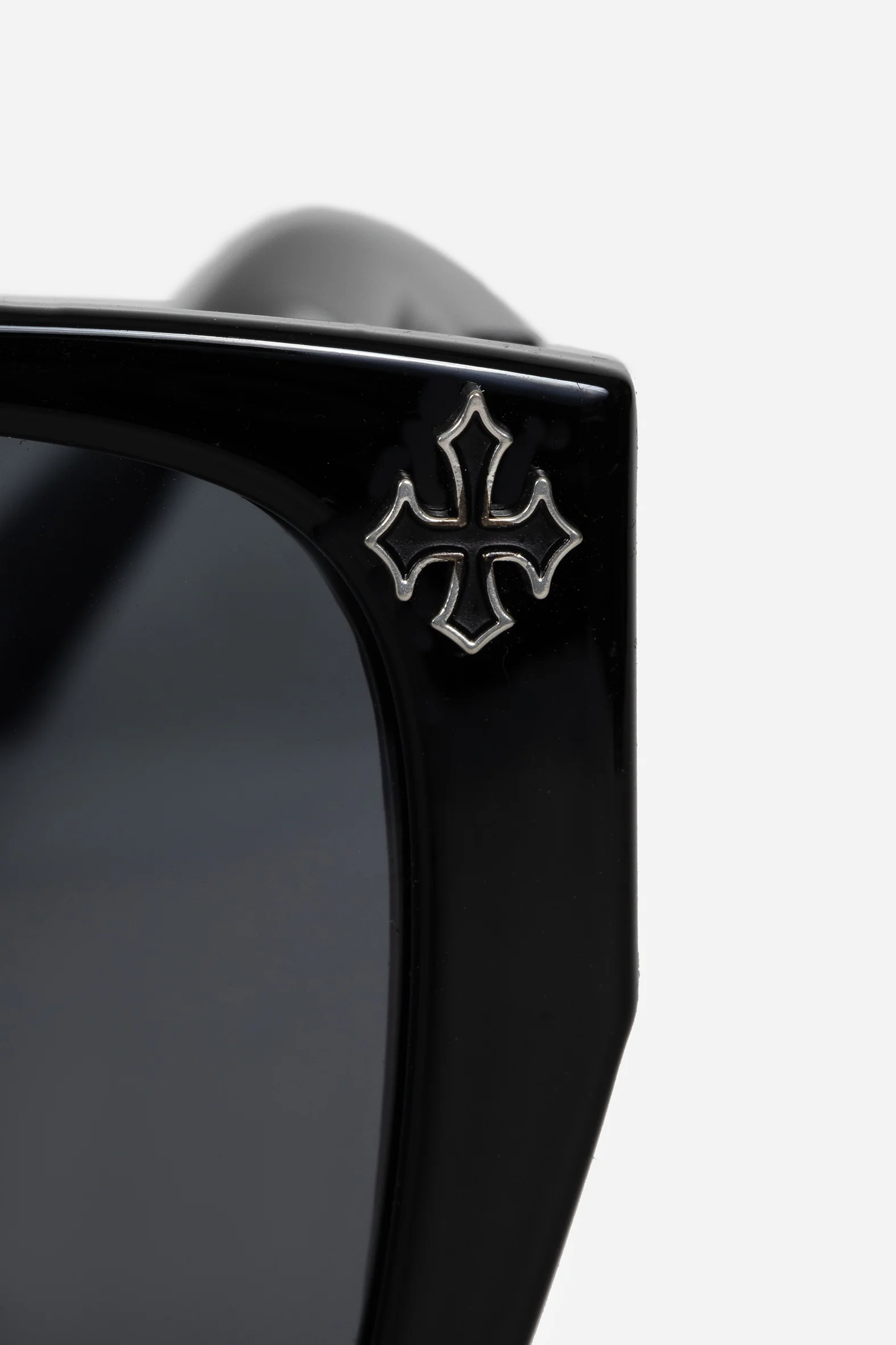 Cathedral Oversized Sunglasses - Image 6