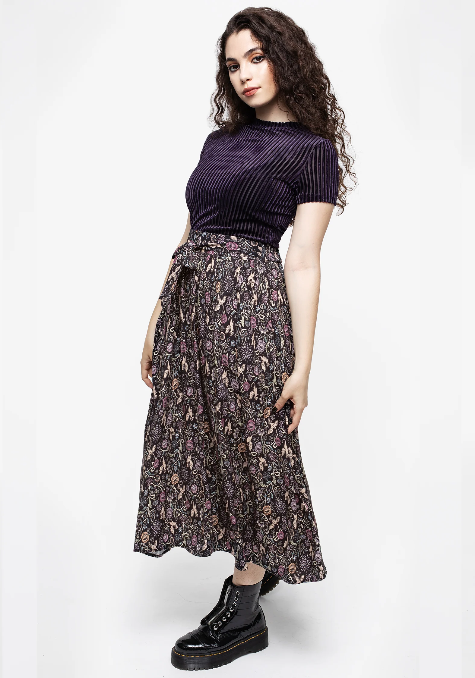 Dysnomia Ribbed Velvet Crop Top - Image 4