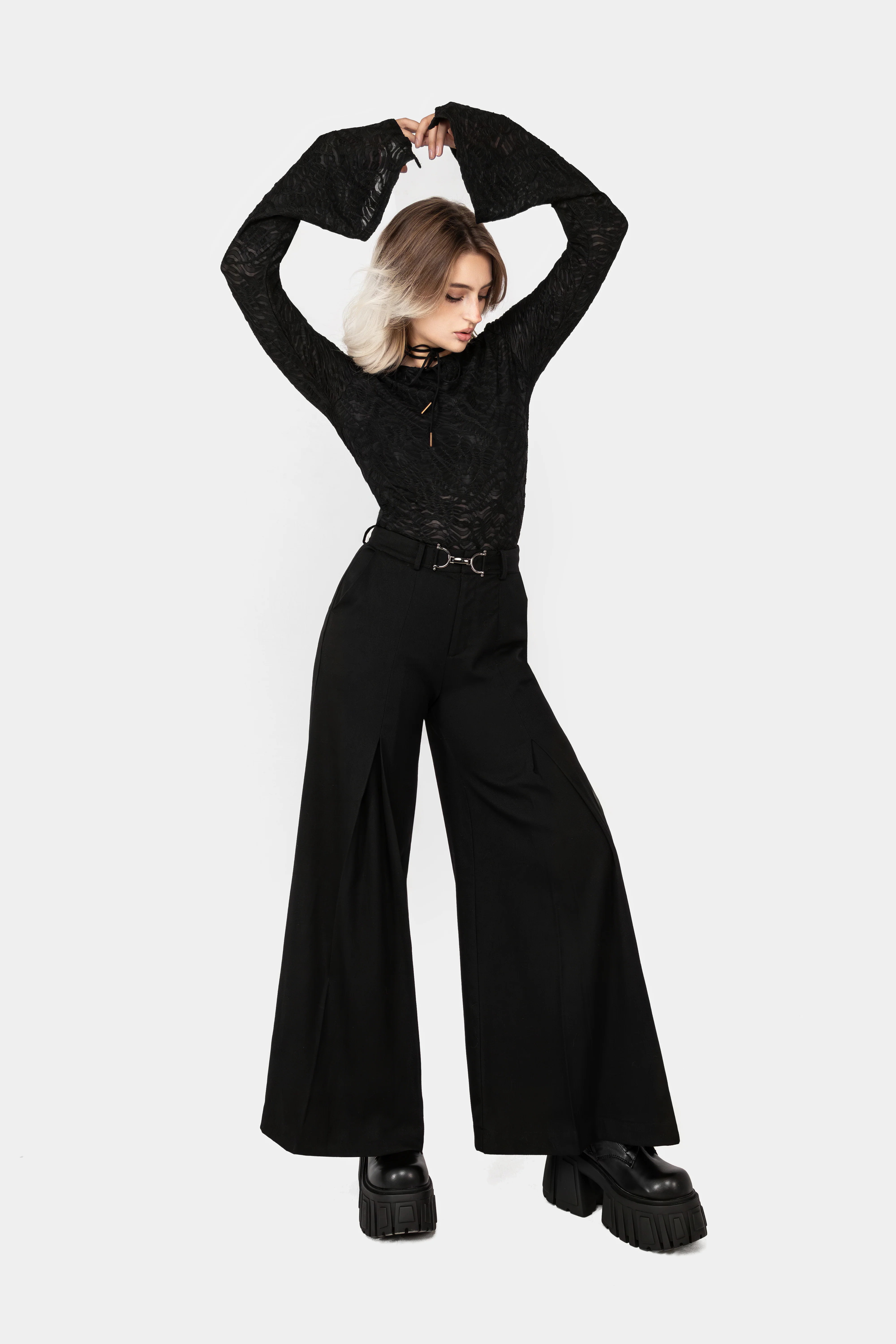 Reinette Flute Sleeve Top - Image 14