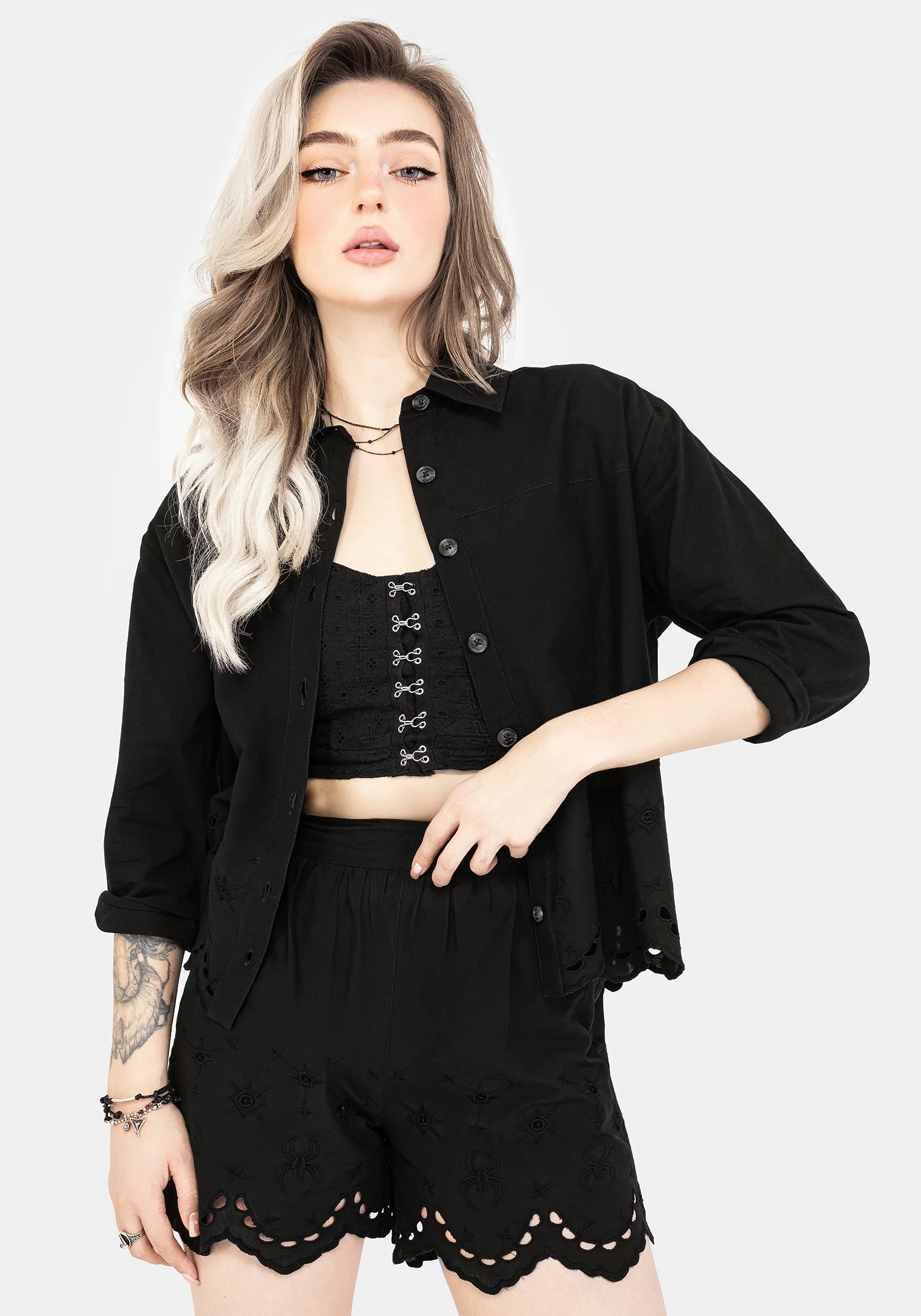 Synthweb Cotton Broderie Hem Shorts - Image 6